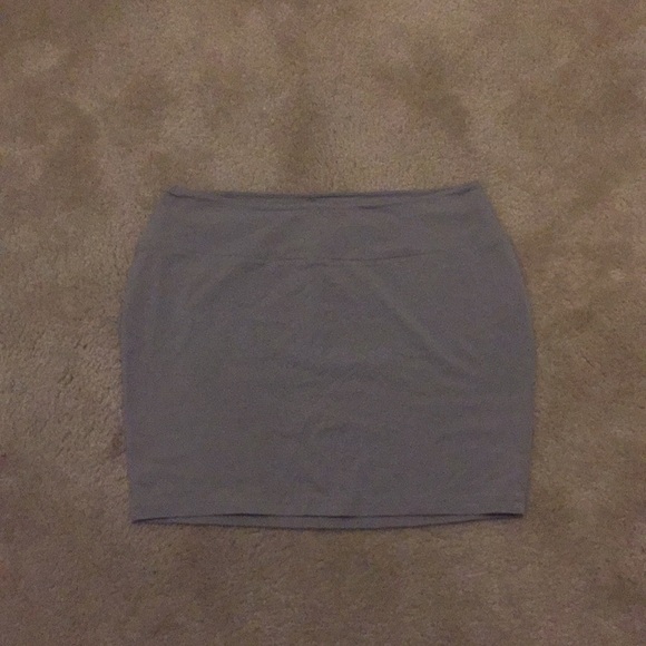 NWT grey mini skirt. - Picture 1 of 5